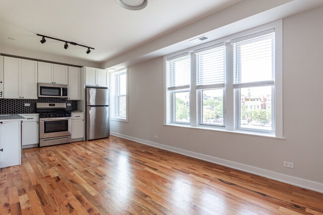 Foto del edificio - 645 W Wrightwood Ave