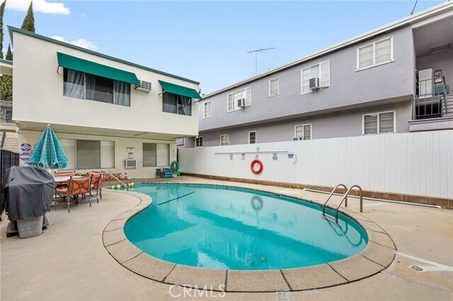 Foto del edificio - 1234 Laurel Ave