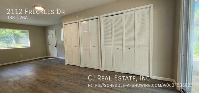 Building Photo - 2112 Freckles Dr