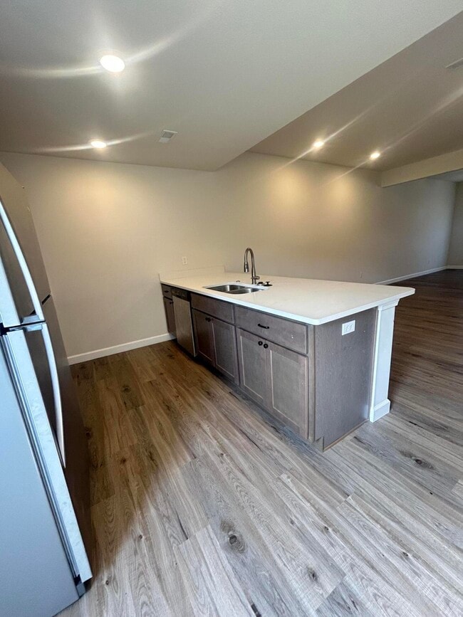 Building Photo - 1035 Stonehaven Dr
