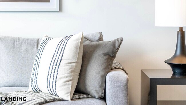 Foto del edificio - 5340 Periwinkle Hl Ave