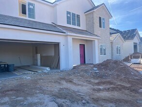 Building Photo - 2628 E Rosedale Dr