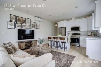 Building Photo - 4348 Country Club Dr