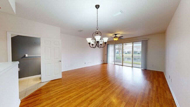 Building Photo - Spacious townhome for rent in Campfield!