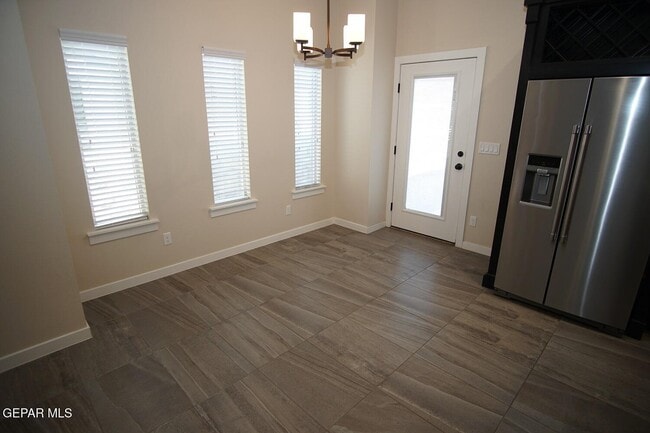 Foto del edificio - 14829 David Latin