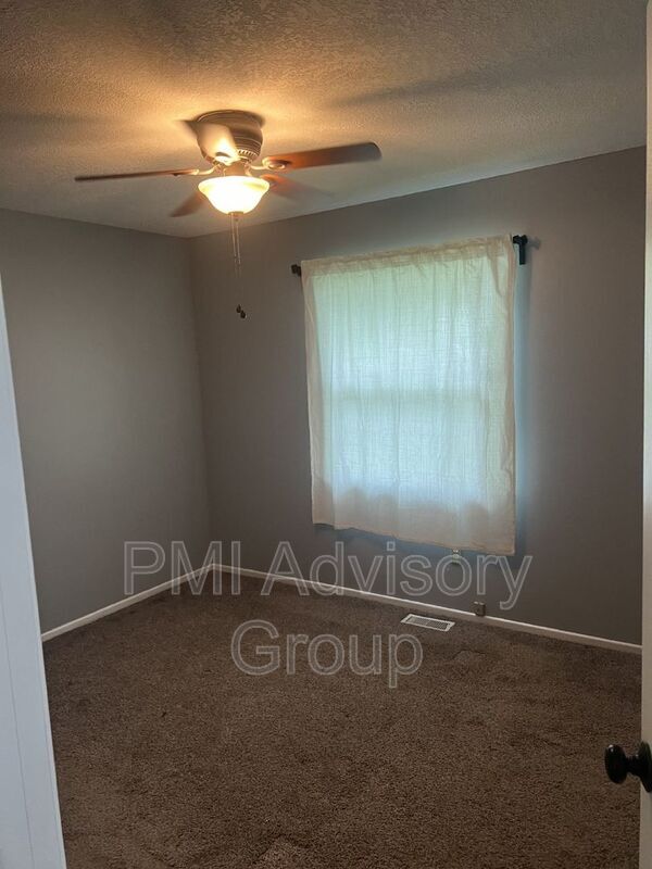 Foto del edificio - 1220 N School St