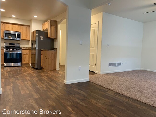 Building Photo - 3 br, 2.5 bath House - 520 Foxtail PI