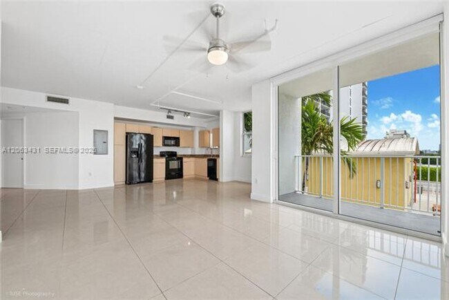 Foto del edificio - 3180 SW 22nd Terrace