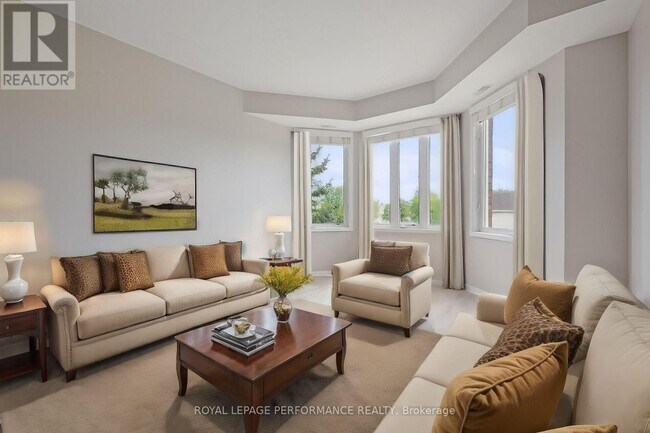 Building Photo - 190 Rustic Hills Crescent