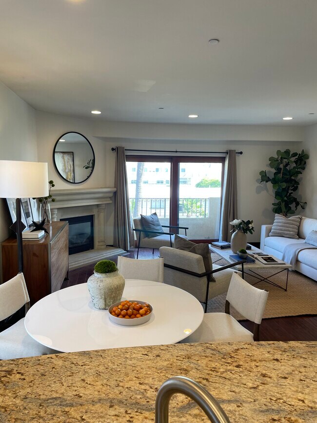 Foto del edificio - 1215 Armacost Ave