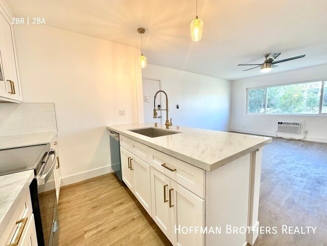 Building Photo - 5111 Harold Way Los Angeles, CA 90027