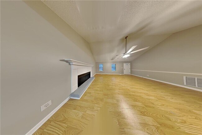 Foto del edificio - 235 Peach Crossing Dr