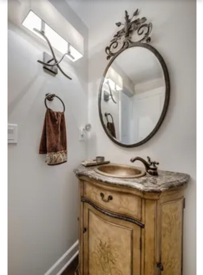 Foto del edificio - 320 Old Hickory Blvd