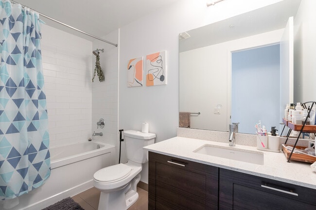 Building Photo - 20 Bruyeres Mews