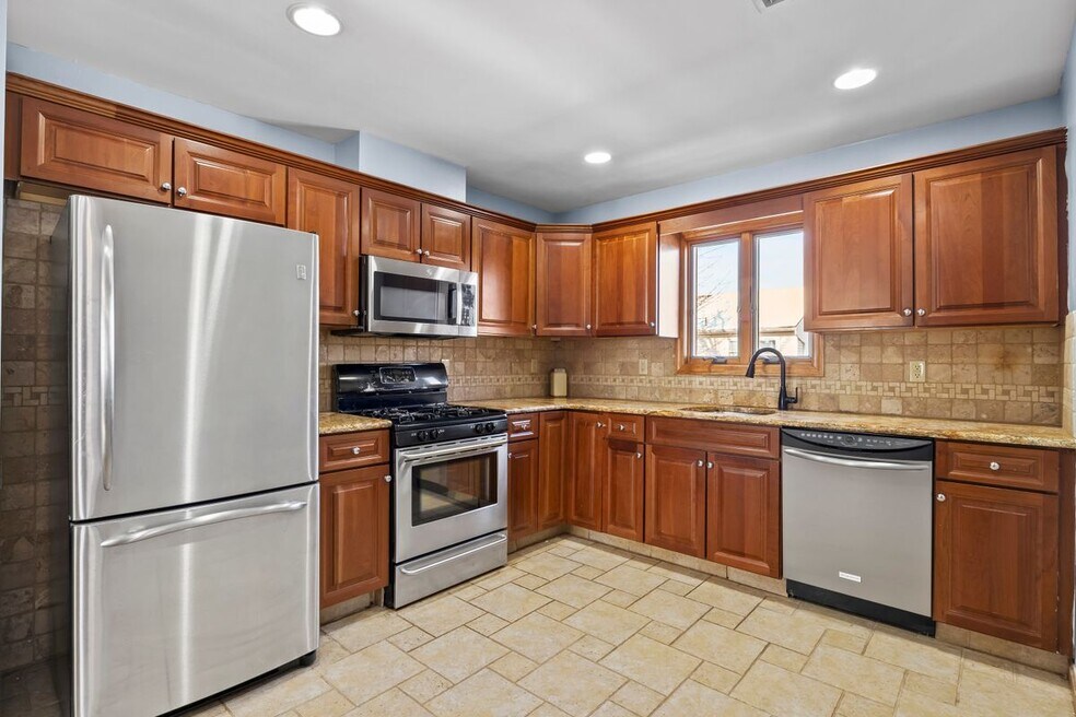 391 Taylor Ave