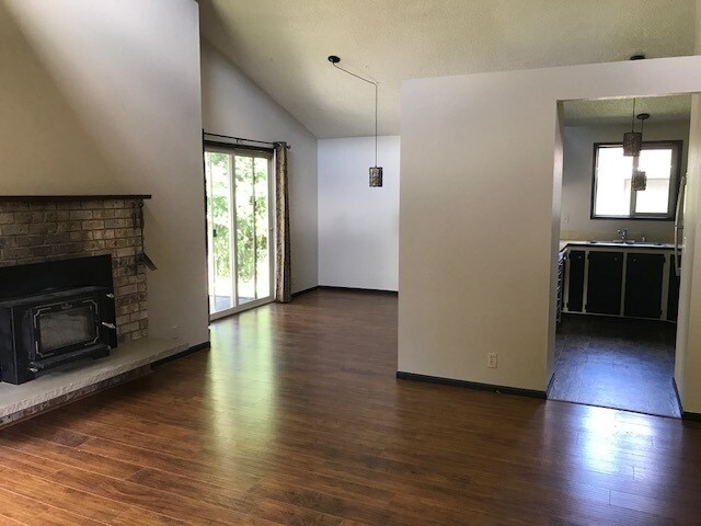 Building Photo - YE2423-2425