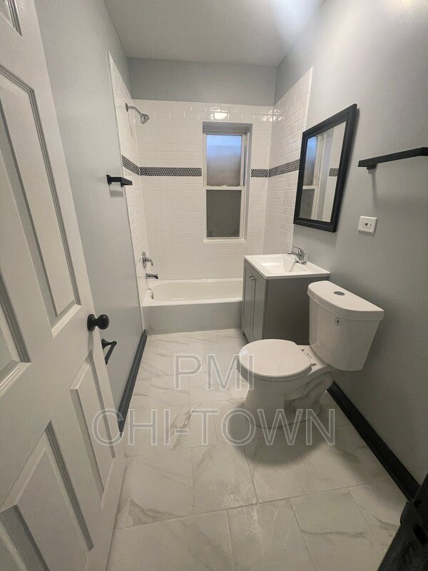 Primary Photo - 5446 W Huron St