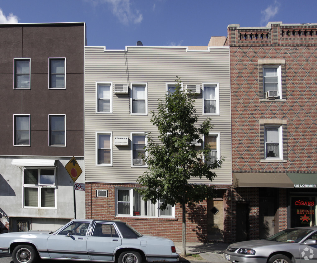 Building Photo - 631 Lorimer St