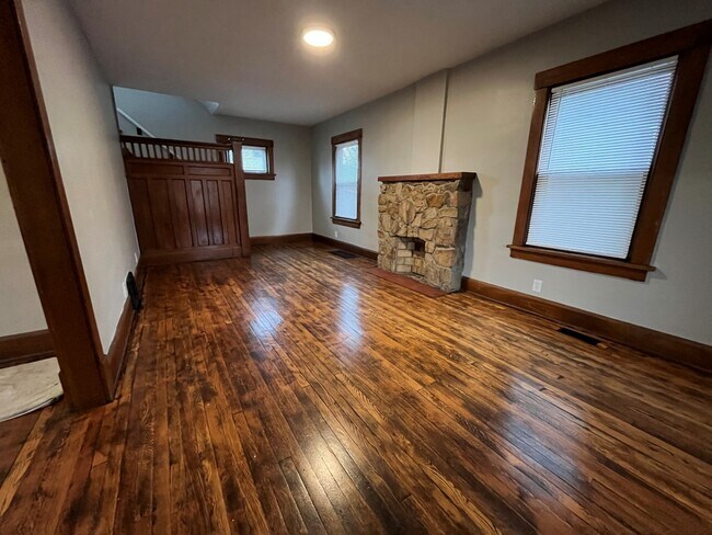 Building Photo - 705 Shadyside Ave SW