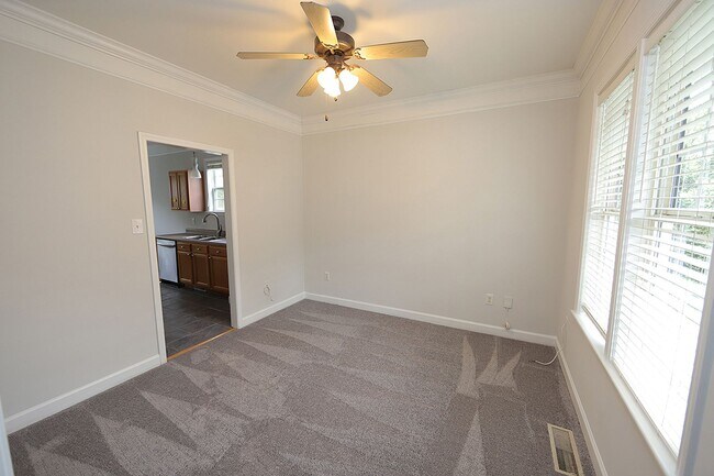 Foto del edificio - Lovely Four Bedroom Home in Convenient North Raleigh Location