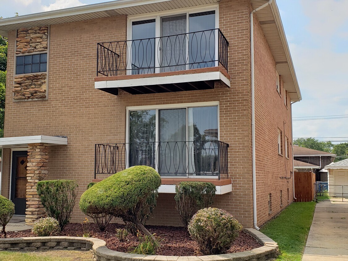 Front - 368 Luella Ave