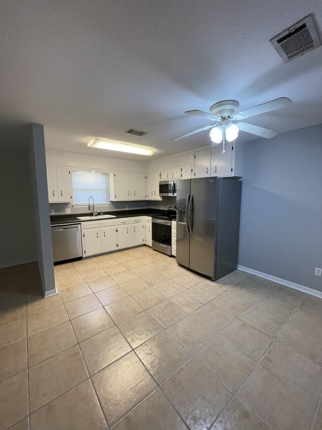 ALL NEW FRIDIGAIRE APPLIANCES - 1613 Green Briar Pkwy