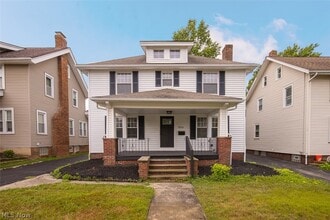 Building Photo - 3244 Redwood Rd