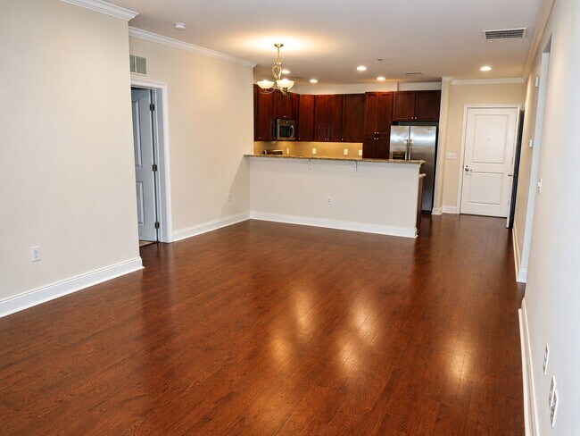 Foto del edificio - Spacious 2-Bedroom, 2-Bath Condo in Graduate Hospital with Thoughtful Layout
