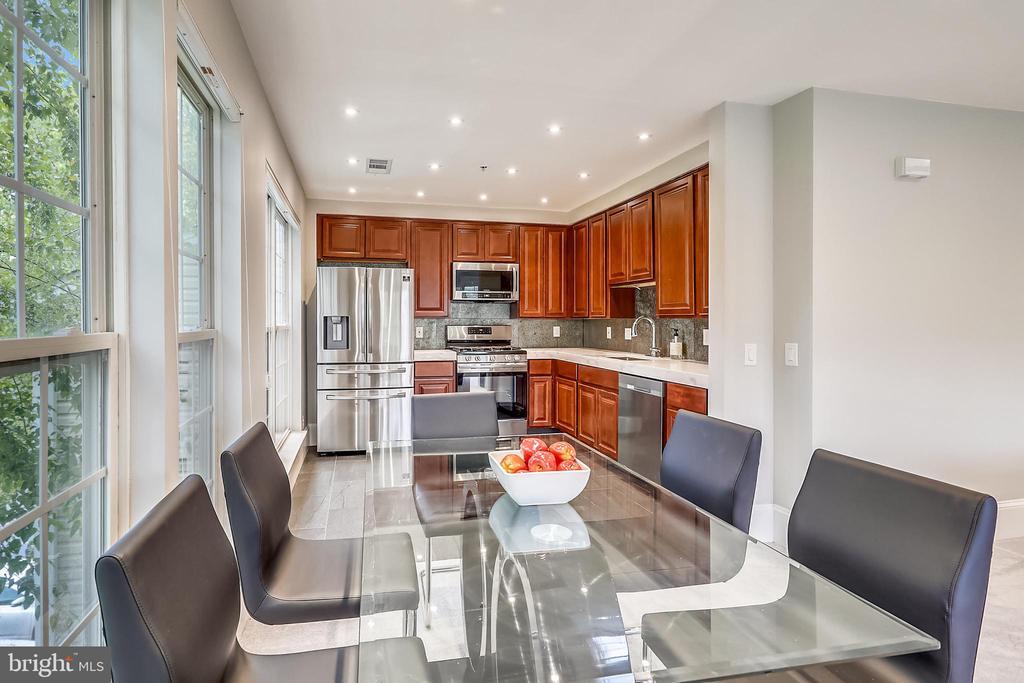 Primary Photo - 307 Fallsgrove Dr