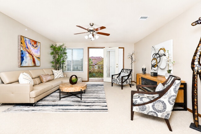 Building Photo - Stone Pointe Apartments