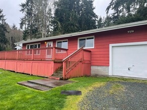 Building Photo - 870 Greentree Dr