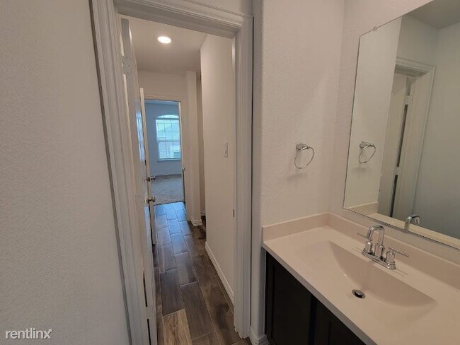 Building Photo - 5 br, 4.5 bath House - 3604 Peachbush Lane