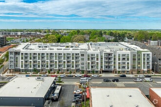 Building Photo - Camden LoSo
