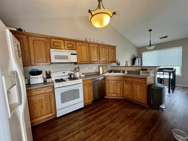 Building Photo - 2957 Waters Edge Cir