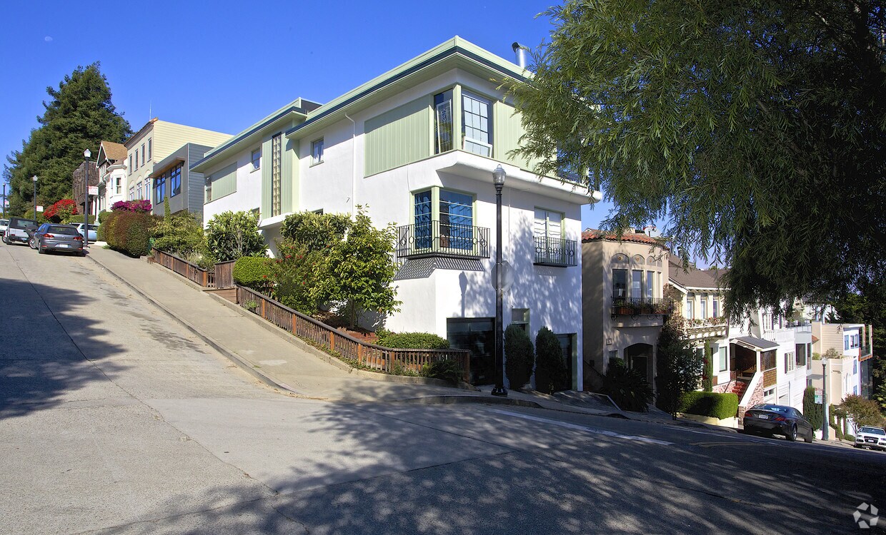 Primary Photo - 400 Liberty St