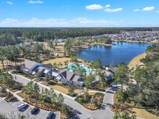 Foto del edificio - 128 Wineberry Ln