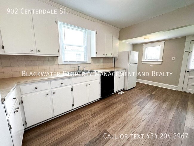Building Photo - 2 Bedroom Single Family Home off Fort Ave!