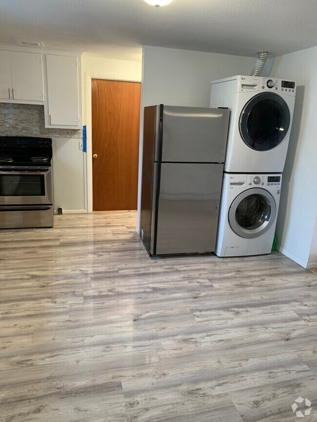 Waddell Apartments for Rent with a Swimming Pool Manchester, CT 3