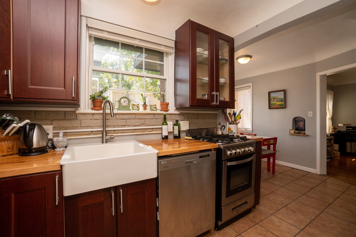 kitchen - 1012 Main St