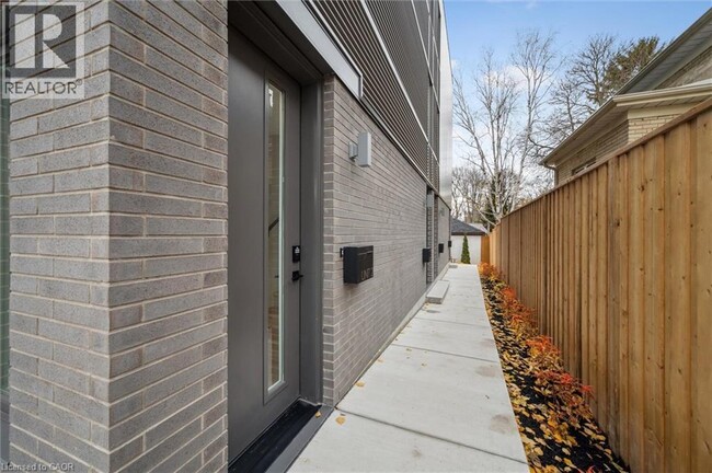 Building Photo - 66 Union St E