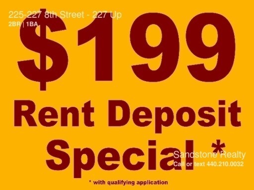 Building Photo - 2 Bedroom Duplex-- Value price!