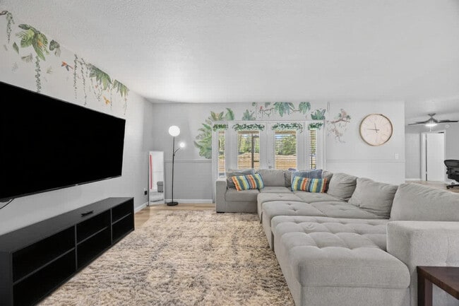 Foto del edificio - 12009 Florida Woods Ln