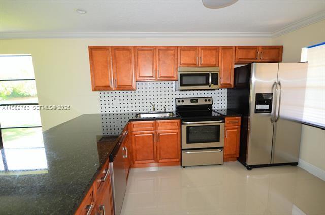 Foto del edificio - 7944 Eastlake Dr