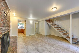 Building Photo - 1000 11th St