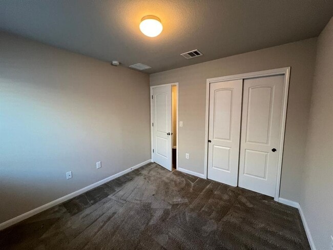Building Photo - 105 Rock Mill Loop