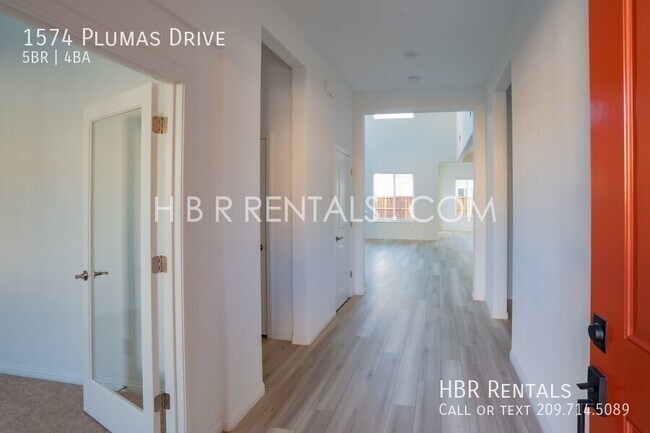 Foto del edificio - 1574 Plumas Dr