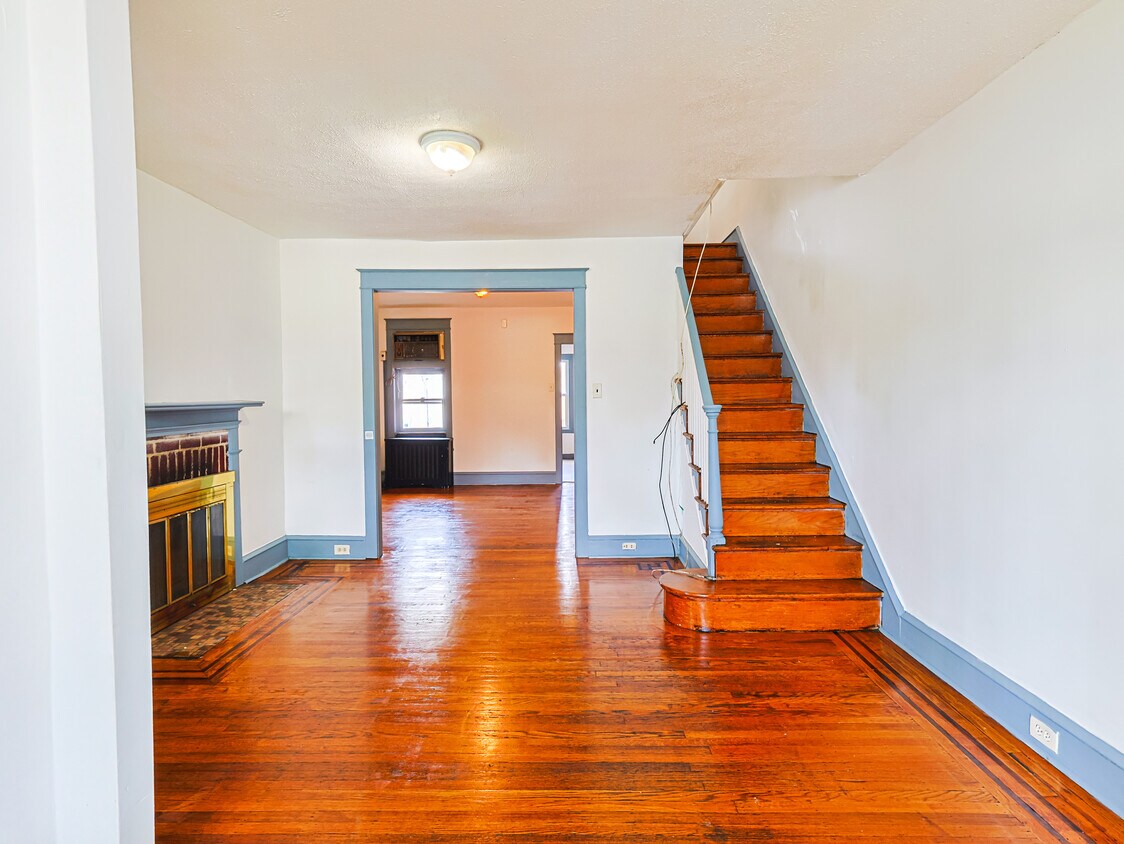 Foto principal - 3359 Tyson Ave