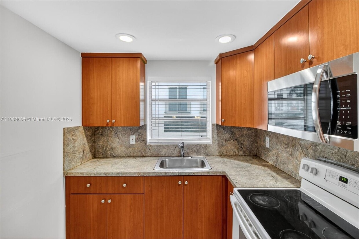 Foto principal - 500 NE 26th St