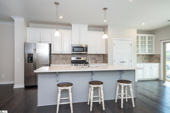 Foto del edificio - 6 Itasca Dr