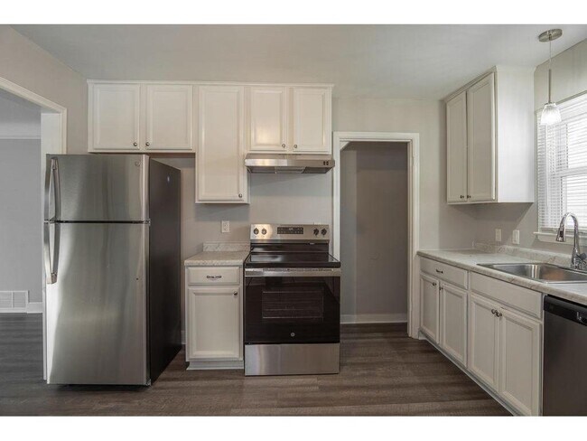 Foto del edificio - 5247 Dupont Ave N